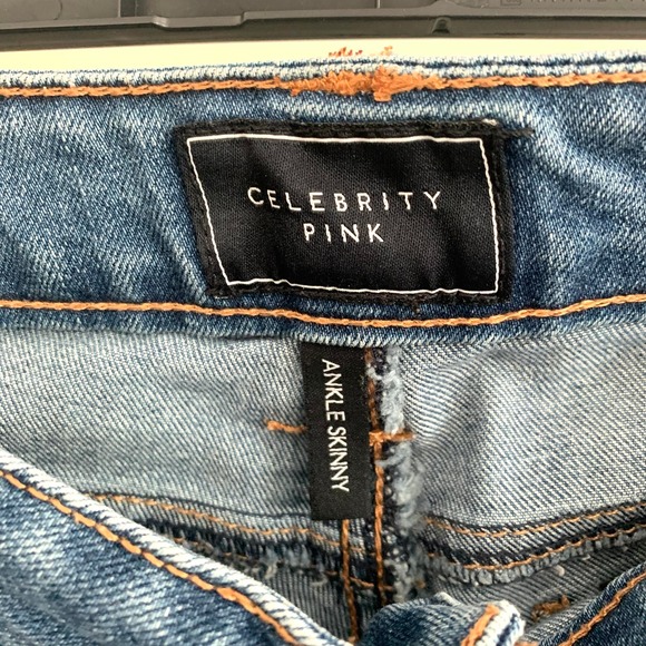 3/$15 Celebrity Pink Embellished Distressed Jeans in Plain Jane Medium Wash - Picture 7 of 9